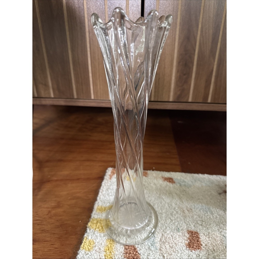 Dugan Vintage Diamond Glass Twisted Ribs Spiralex Clear Swung Vase #1016